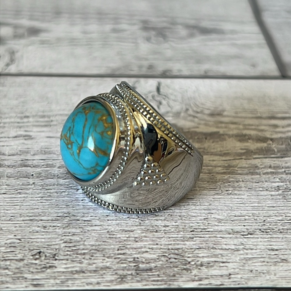 Turquoise Silver Ring - Picture 2 of 3